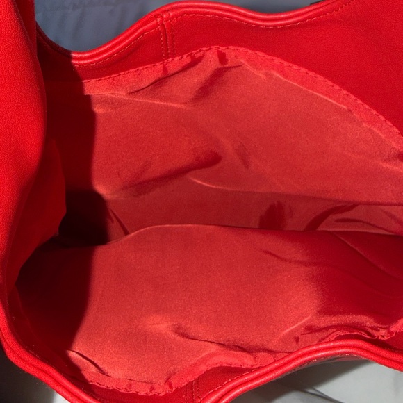 Kylie Cosmetics Faux Leather Lined Red Shoulder Tote Bag - Picture 3 of 3